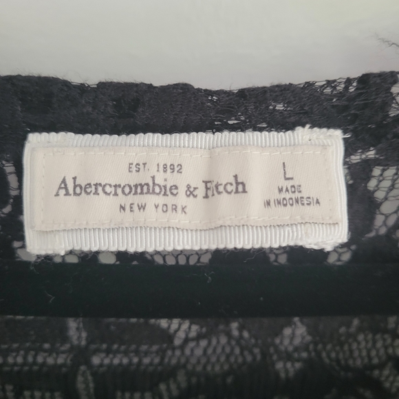 Abercrombie Lace Crop Tshirt - Picture 2 of 3
